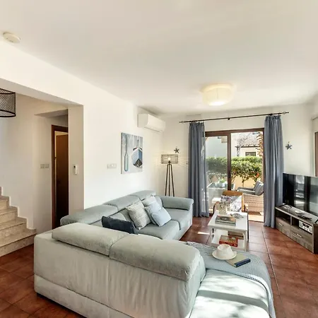 Ionion 27 Semesterbostad *