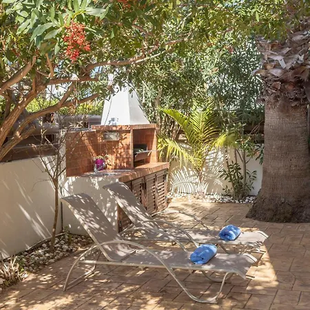 Semesterbostad Ionion 27 *