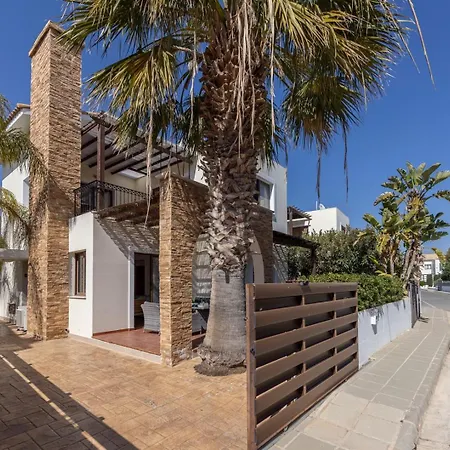 Ionion 27 Hébergement de vacances *