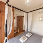 Ionion 27 Nyaraló